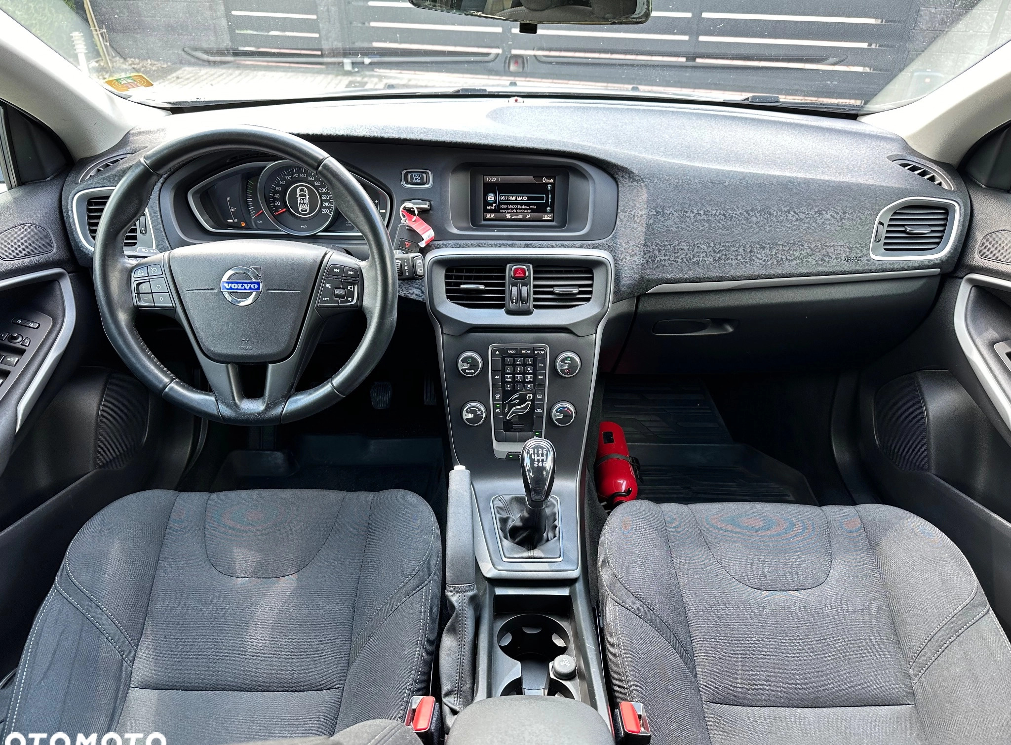 Volvo V40 cena 42500 przebieg: 170000, rok produkcji 2014 z Kraków małe 742